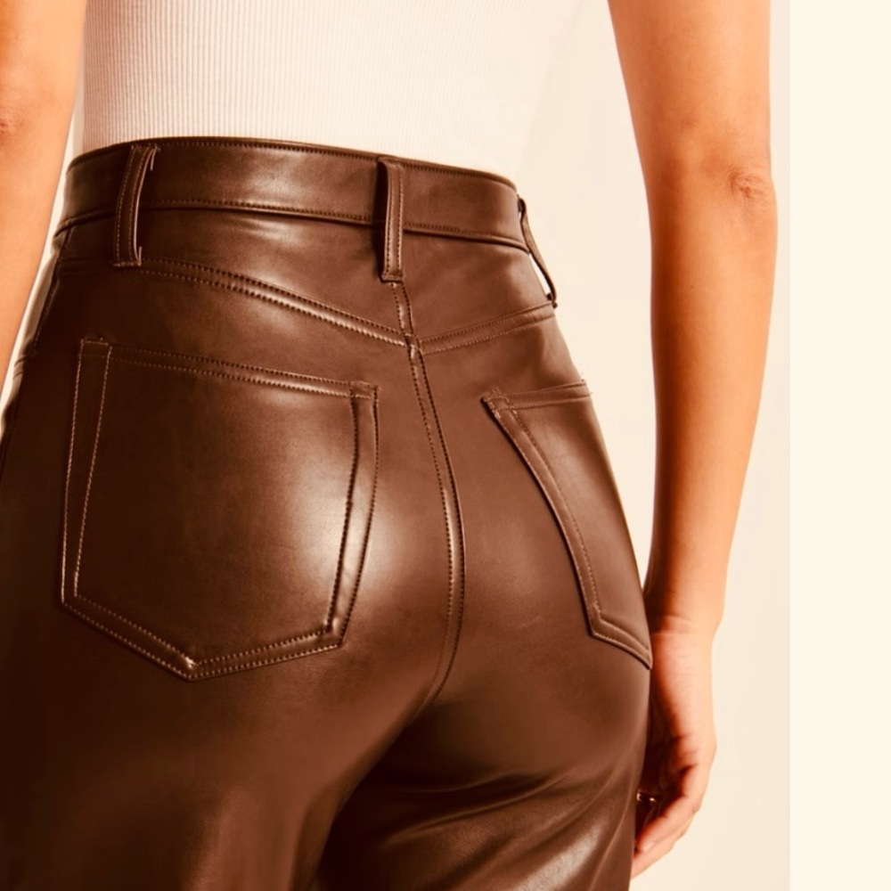 Signature Reitman’s Size 16 Caramel Brown Faux Leather Straight Leg Pants - Picture 5 of 15